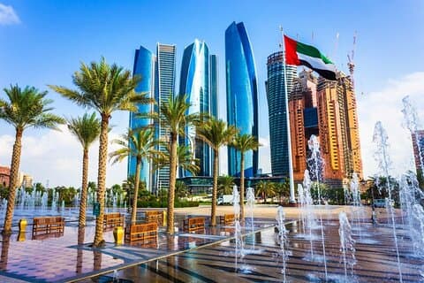 Tour della città di Abu Dhabi con biglietto Warner Bros World da Dubai