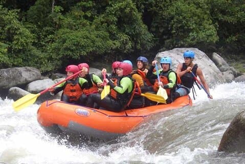 Raften + Canopy + Canyoning = Speciale vakantieaanbieding. Voor een dag