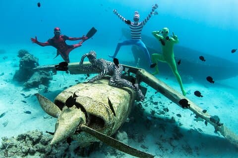 Snorkling på en undervannsscooter - Lagoon Discovery: Wrecks + Coral Gardens