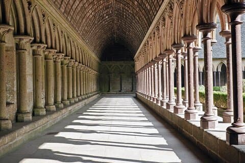 Les secrets du Mont Saint-Michel: Quête de puzzle autoguidée