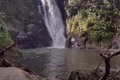 Tour indígena nativo del chocolate y aventura en cascada