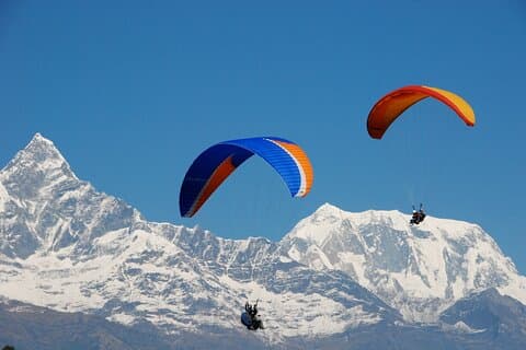 Erleben Sie den aufregenden Gleitschirmflug in Pokhara