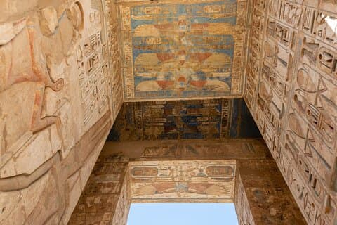 Luxor: Medinet Habu, Deir el-Medina och Valley of Queens Tour
