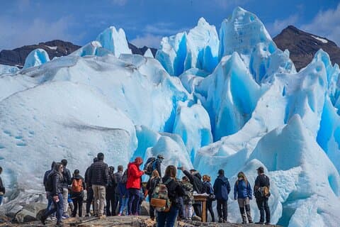 Blue Safari: Perito Moreno-glaciären med vandring och navigering