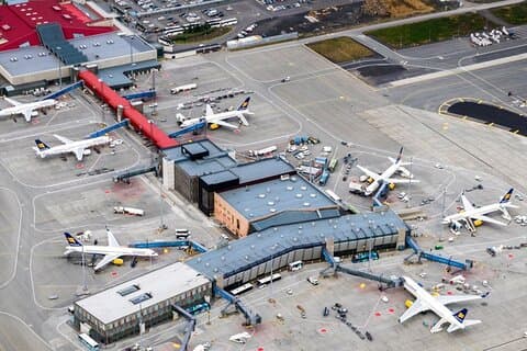Traslado privado desde Reikiavik al Aeropuerto Internacional de Keflavik