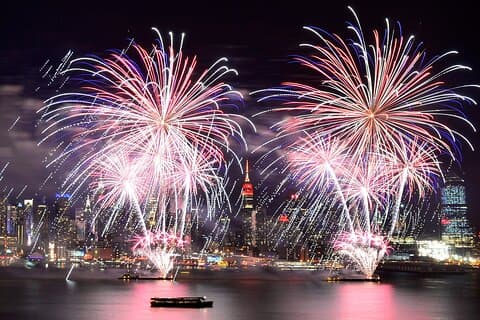 Circle Line: All-Inclusive-Feuerwerkskreuzfahrt am 4. Juli