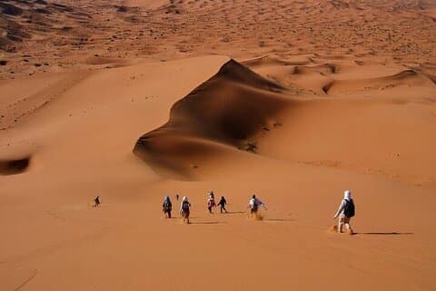 Trekking in der Wüste Erg chebbi mit Übernachtungslager, Ortskundiger Reiseleiter