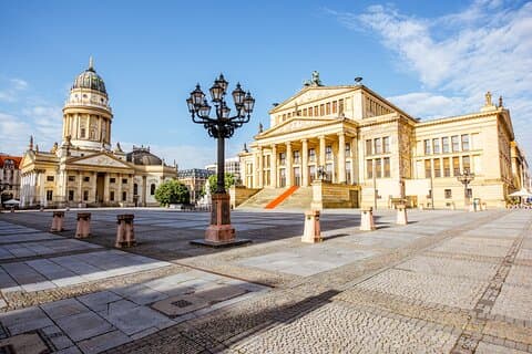 Berlin Top Churches Walking Private Tour med guide