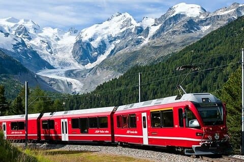 Bernina Red Train och St Moritz Tour från Milano