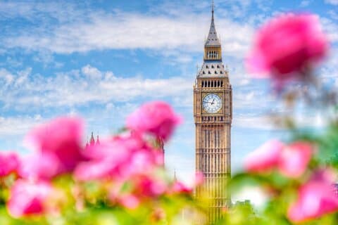 London's Crown Secret: Selvstyrt Royal Puzzle Quest