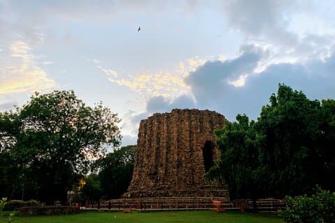 Une promenade inoubliable (promenade du patrimoine du complexe de Qutub)