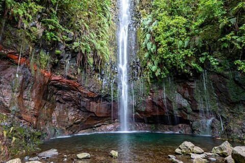 PR6 og PR6.1 25 Fontes & Risco Levada Selvstyrt vandring Rabaçal