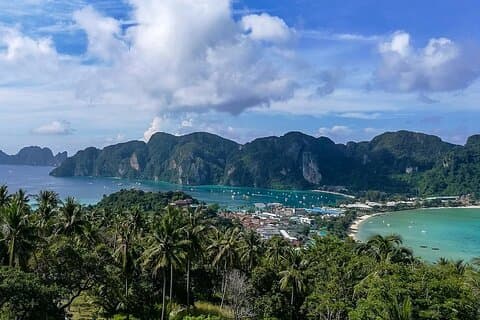 ピピ島＆バンブー諸島豪華カタマランで脱出