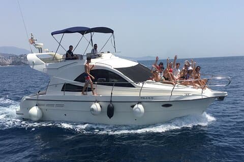 Halvdags luksus motoryachtcruise i Granada