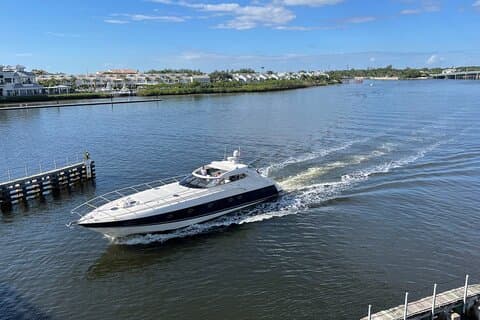 Luxury Yacht 65' Sunseeker 4 hours from Palm Beach