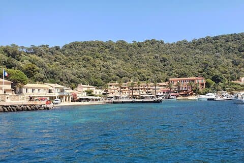Excursion en bateau de 11m privatisé Côte de Hyères à Port Cros