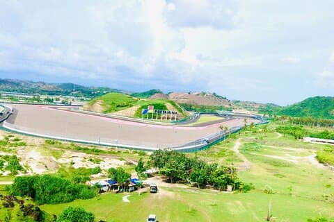 Lombok South Beach et village traditionnel