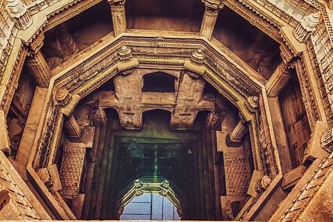 Trinbrønde i Gujarat: Adalaj og Rani ki Vav privat tur