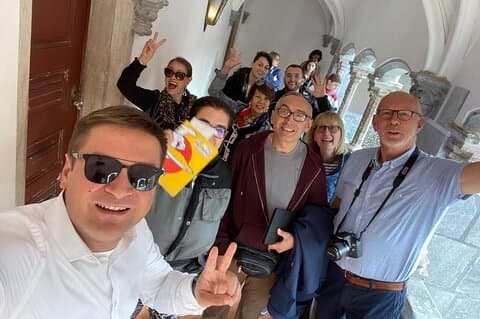 Lissabon till Sintra Pena och Regaleira guidad tur i 8pax grupp