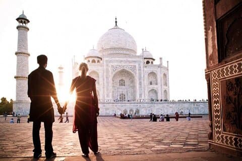 Esplora il tour della città di Agra di un'intera giornata in auto