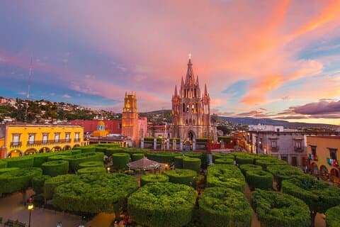 Gå gennem byen San Miguel de Allende