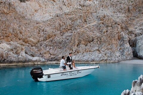 NOLEGGIA UNA BARCA 5,5m-30hp MARATHI SENZA LICENZA