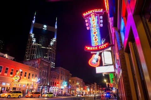 Hotell nära Nashville Whiskey Country Pub