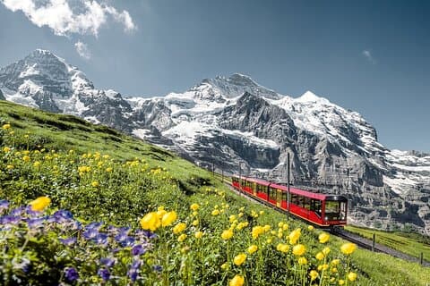 Jungfraujoch Day Trip from Lucerne with Eiger Express Gondola