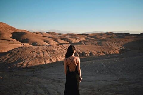 Quadriciclos, camelos e jantar ao pôr do sol no deserto com retirada