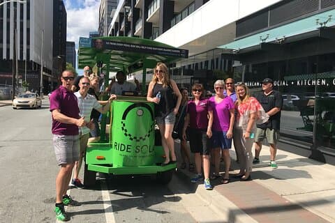 Halifax frente al mar SOLAR Party Bike experiencia de comida & bebida!