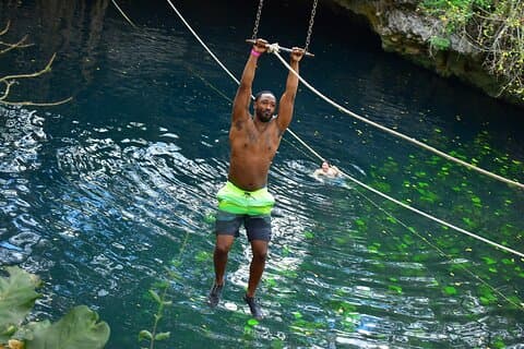 Atv'er, Ziplines og Cenote Swim fra Cancun og Riviera Maya