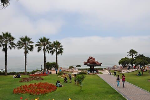 Lima City Tour with Huaca Pucllana – Half-Day Guided Experience