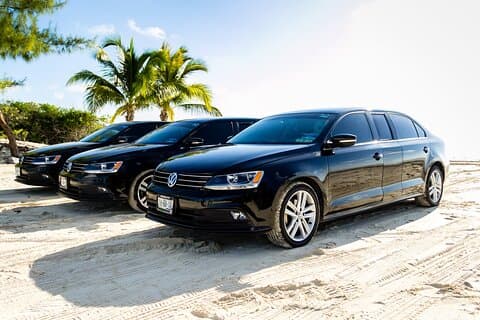 Salida en Luxury Sedan de Zona Hotelera Cancun al Aeropuerto Cun