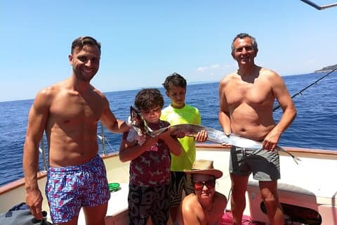 Privat fisketur med besök på Capri, lunch ombord, bad