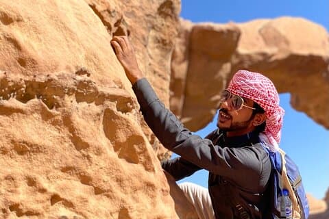 Wadi Rum Mountain Hike & Climb : Burdah, avec un pont au sommet ! + visite & Déjeuner