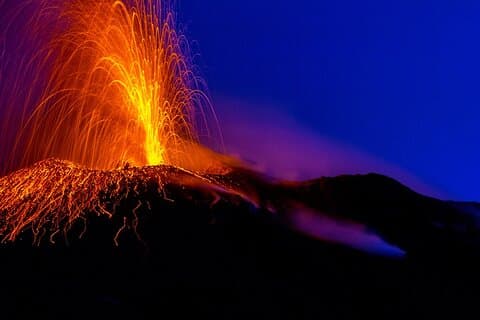 12-Hour Mini-Cruise to Panarea & Stromboli by Night