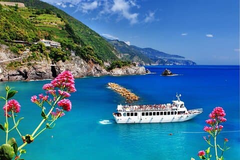 Cinque Terre Small Group Tour max 13 people from Livorno port