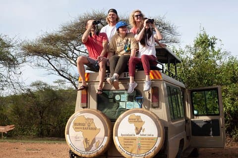 4-tägige Tansania-Gruppen-Safari mit Mittelklasse-Unterkunft