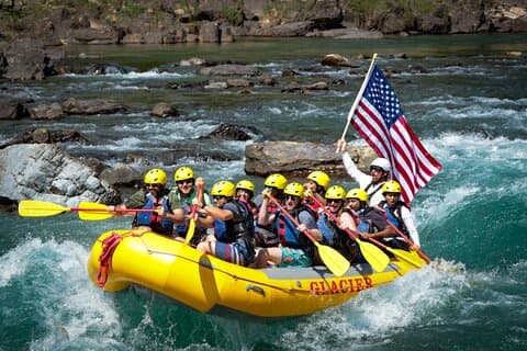 Halvdags Whitewater Rafting med Riverside-middag