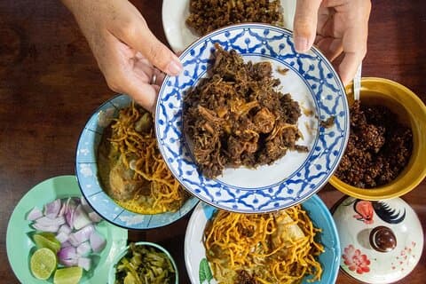 Mangez comme un repas local à Hua Hin