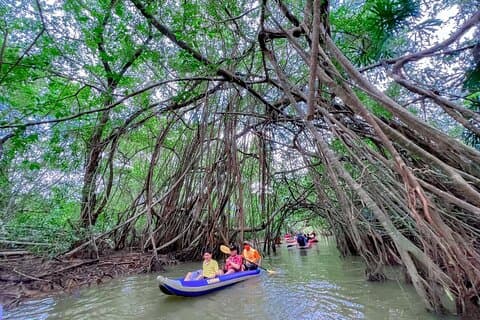 Gita in canoa di un'intera giornata in barca a Takuapa Little Amazon da Khao Lak