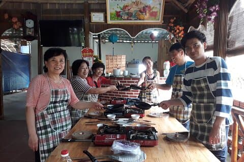 Hoi An Eco Tour & Cooking Class (marché local, bateau à panier, pêche, cuisine)