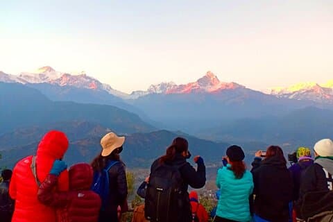 Opinião do nascer do sol de Sarangkot