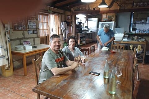 Excursión en coche privado a la Granja de Animales de Tenerife. Queso y Vino de Canarias