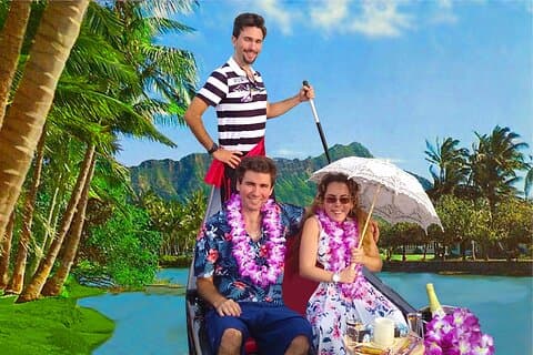 Waikiki Gondola Cruise med gratis blomster lei, drikkevarer og bagværk