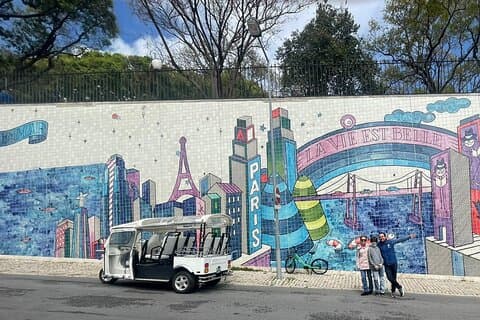 Lisboa Tiles por 3 horas Tuk Tuk tour