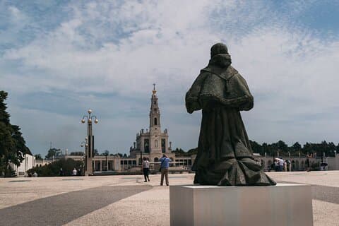 Excursión privada de día completo a Fátima, Batalha y Nazaré desde el oeste