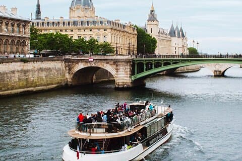 Tour privato di 4 ore di Saint Germain des pres e crociera sulla Senna