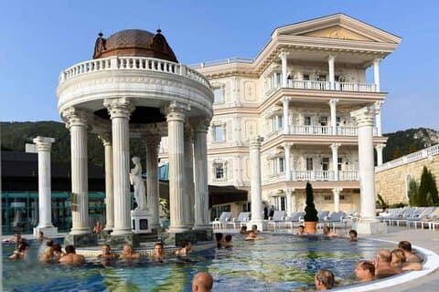 De Bratislava: visite de Cicmany avec entrée aux thermes