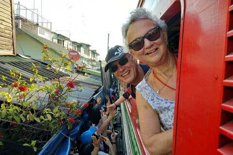 Privétour naar de Drijvende en Spoorwegmarkten (meertalig : EN ZH ES IT FR DE)